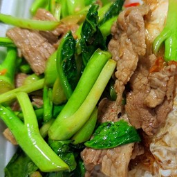 คะน้าหมูชิ้น - หมูสับ