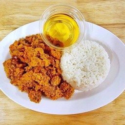 ข้าวไก่วิ้งแซ่บซอสน้ำปลา