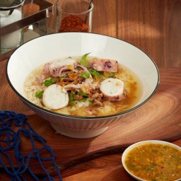 ข้าวต้มหมึกไข่