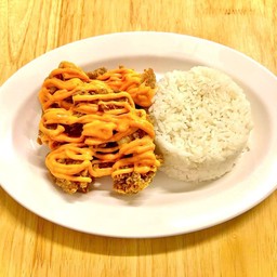 ข้าวไก่กรอบราดชีส