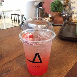 สตรอเบอรี่โซดา