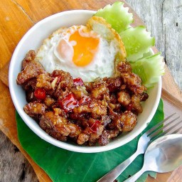 ข้าวราดคั่วพริกเกลือ