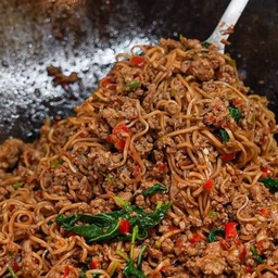 มาม่ากระเพราหมูสับ