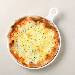 พิซซ่าโฟร์ชีส