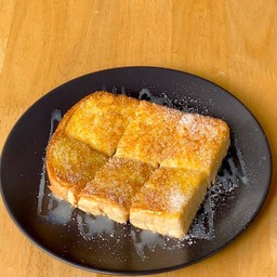 ขนมปังเนยนมน้ำตาล