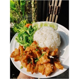 ข้าวสามชั้นทอดน้ำปลา