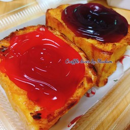 แยมสตอเบอรี่ ไส้ทะลัก