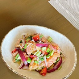 Spicy Salmon Salad - Fresh, Zesty & Fiery Good