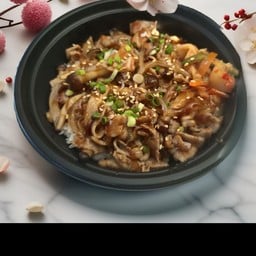 ข้าวหน้าเนื้อสันคอผัดซีอิ๊ว