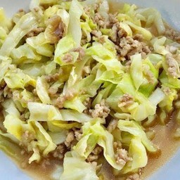 ข้าวหน้ากระหล่ำปลีหมูสับผัดน้ำปลา(ไม่ใส่ไข่,ไม่พริก
