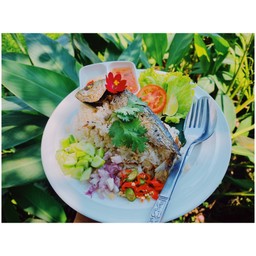 ข้าวขยำปลาทู