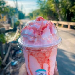 สตอเบอรี่นมสด