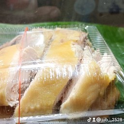 ไก่บ้านต้มน้ำปลาครึ่งตัว