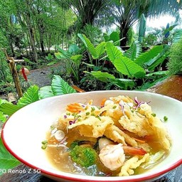 ราดหน้าเส้นกรอบซีฟู๊ด