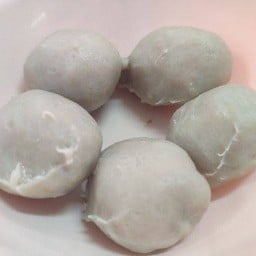 ลูกชิ้นเนื้อลวก