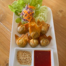 เกี๊ยวเห็ดหอมทอด Fried Dumplings