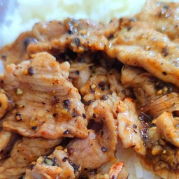 ผัดพริกไทยดำหมูชิ้น - หมูสับ