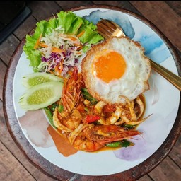 ข้าวซีฟู๊ดผัดเครื่องแกง