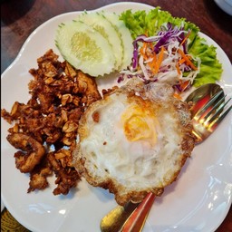 ข้าวไก่ทอดกระเทียม