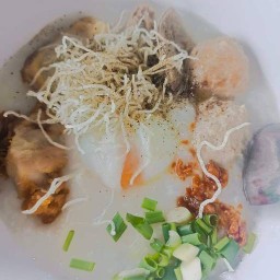 โจ๊กหมูโพธิ์งาม ใต้ต้นโพธิ์หนองเกตุใหญ่