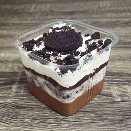 โอริโอ้ครีมชีสและช็อกโกแลตมูส  Oreo cream cheese & chocolate mousse 320ml.