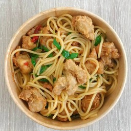 สปาเก็ตตี้กะเพราไก่กรอบ