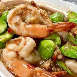 ผัดเผ็ดกุ้งสะตอ กับข้าว