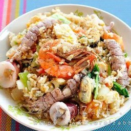 ข้าวผัดรวมมิตร