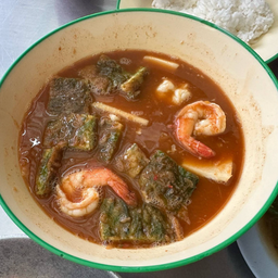 แกงส้มชะอมไข่