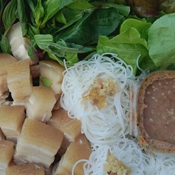ร้านสลัด Friday