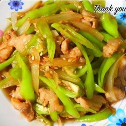 ผัดพริกหยวกหมูกับข้าว