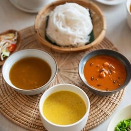 ขนมจีนเส้นสด พร้อมน้ำยา 3 อย่าง (ชุดเล็ก)