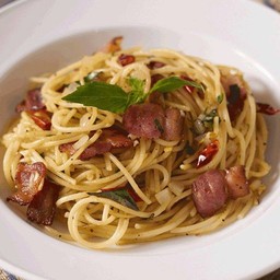 สปาเก็ตตี้ผัดพริกแห้ง