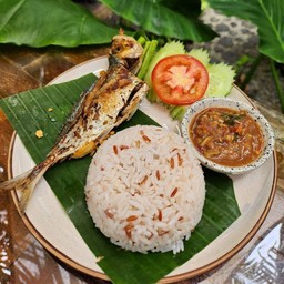 ข้าวน้ำพริก ปลาทอด