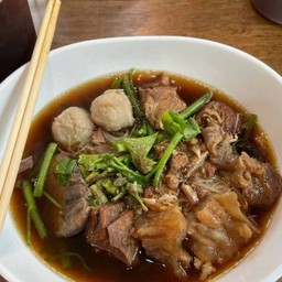 ก๋วยเตี๋ยวเนื้อเปื่อย
