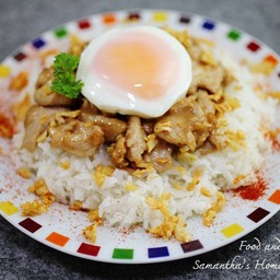 ข้าวไก่กระเทียมพริกไทย