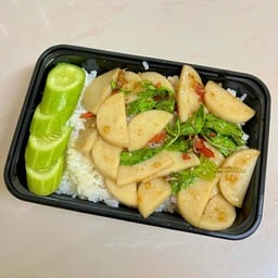 ข้าวกระเพราไก่ยอ