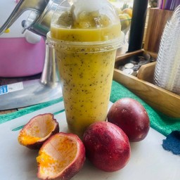 น้ำ เสาวรส  ปั่น