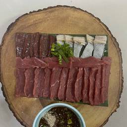 ซอยจุ๊ Rae beef with spicy and bitter sauce