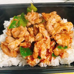 ข้าวพริกแกงหมูชิ้น