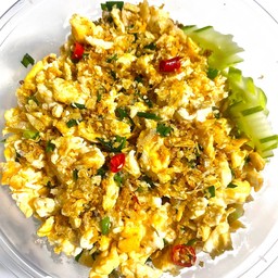 ข้าวไข่ยู่ยี้คั่วพริกเกลือ