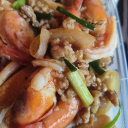 ผัดน้ำมันหอยราดข้าว