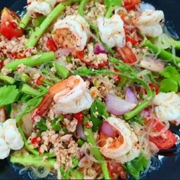 ยำวุ้นเส้นหมูกุ้งผักกระเฉด