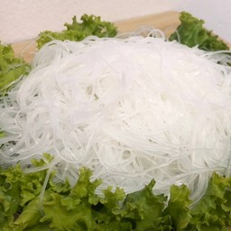 ยำยำลูกชิ้นคุณนายปาร์ค