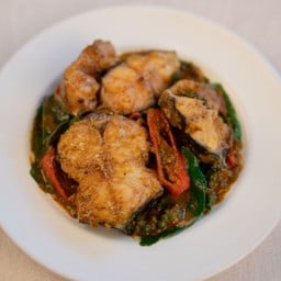 ผัดเผ็ดปลาดุกทะเล