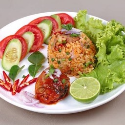 ข้าวผัดปลากระป๋อง