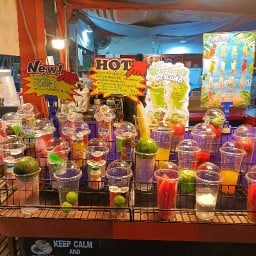 ผลไม้ปั่น  น้ำปั่น   (ร้าน อุ๊ ชา กา แฟ) ตลาดสมาร์ทแลนด์ ห้วยปราบ