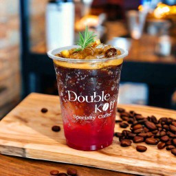 Black Straw Soda黑咖啡、草莓苏打水