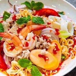 ยำมาม่ารวมมิตร