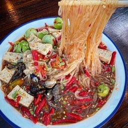 ตำเส้นเล็กหมูยอ